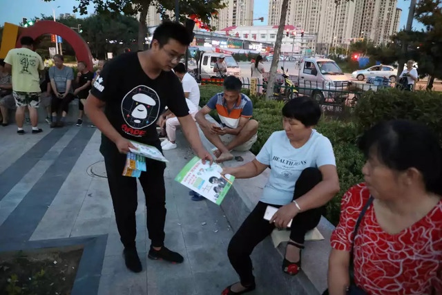 百場電影進社區(qū) 百場電影進社區(qū)