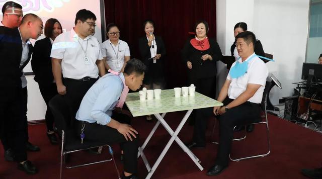 集團(tuán)九月份員工生日會(huì) 集團(tuán)九月份員工生日會(huì)