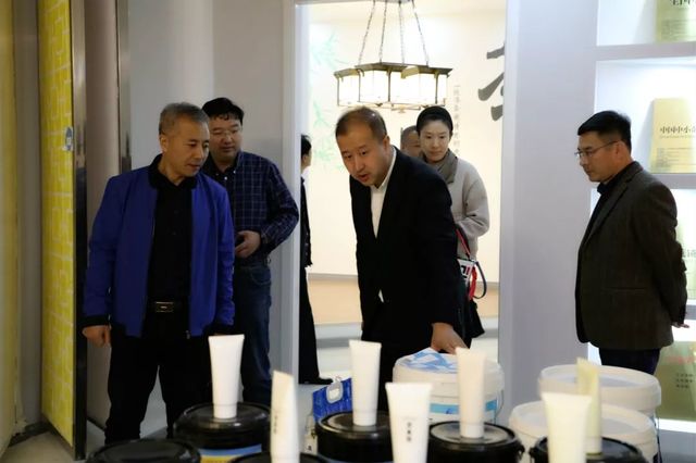 總工會領(lǐng)導蒞臨乾港 總工會領(lǐng)導蒞臨乾港